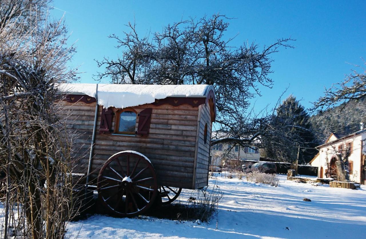 Bed and Breakfast Roulotte Le Temps De Rever Saint-Michel-sur-Meurthe Exterior foto